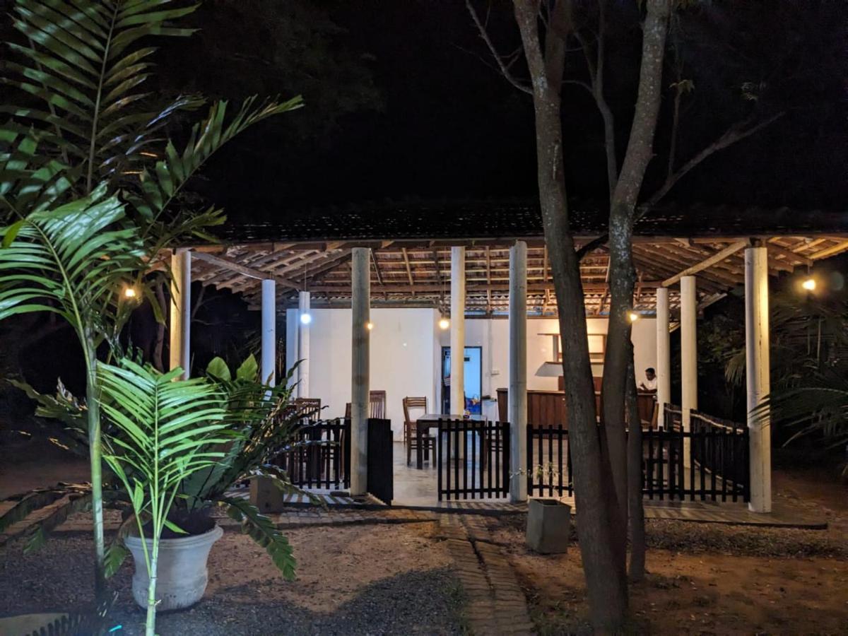 Silent Cabana And Restaurant Marakolliya, Tangalle Exteriör bild