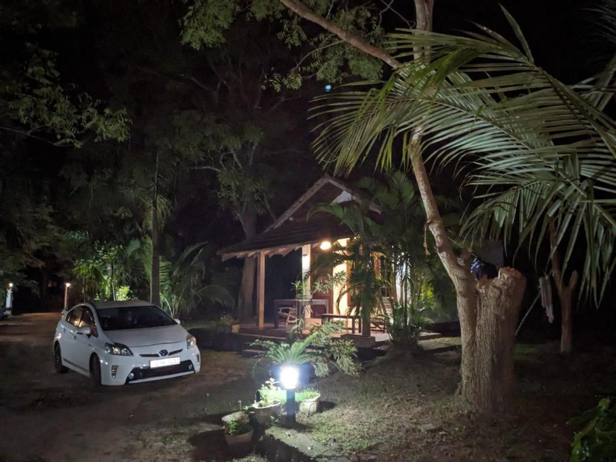 Silent Cabana And Restaurant Marakolliya, Tangalle Exteriör bild