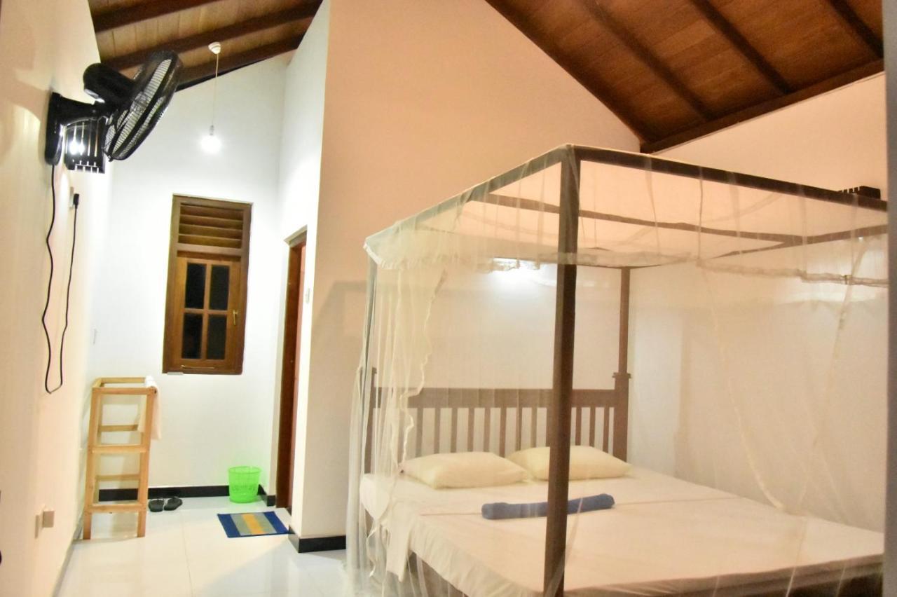 Silent Cabana And Restaurant Marakolliya, Tangalle Exteriör bild