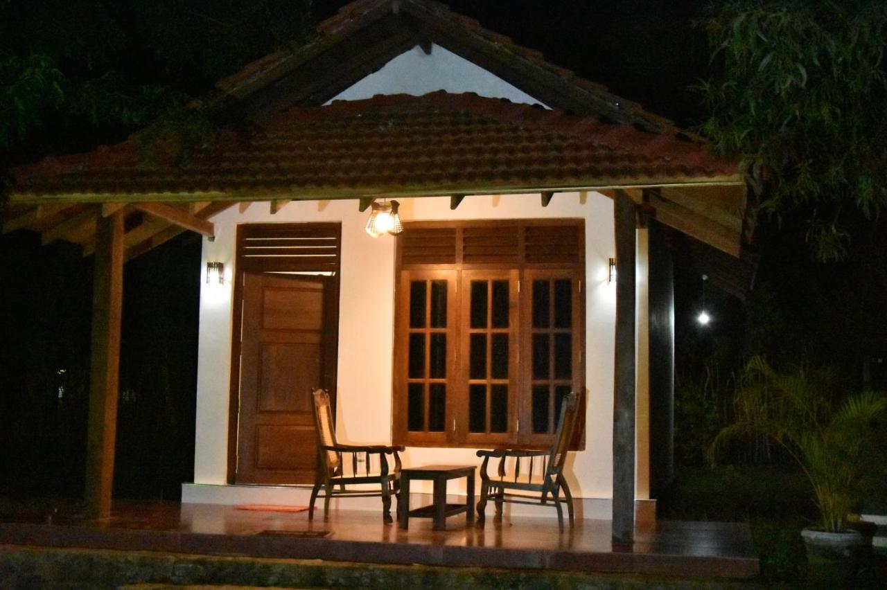 Silent Cabana And Restaurant Marakolliya, Tangalle Exteriör bild