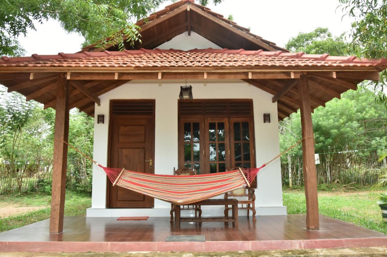 Silent Cabana And Restaurant Marakolliya, Tangalle Exteriör bild