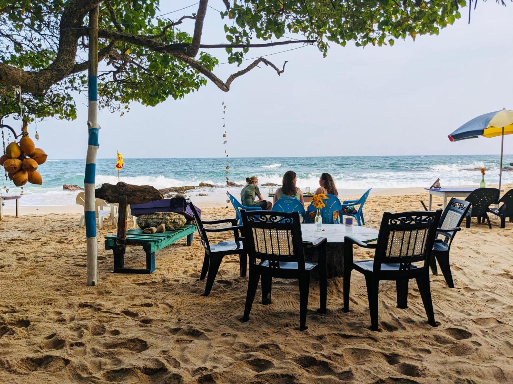 Silent Cabana And Restaurant Marakolliya, Tangalle Exteriör bild